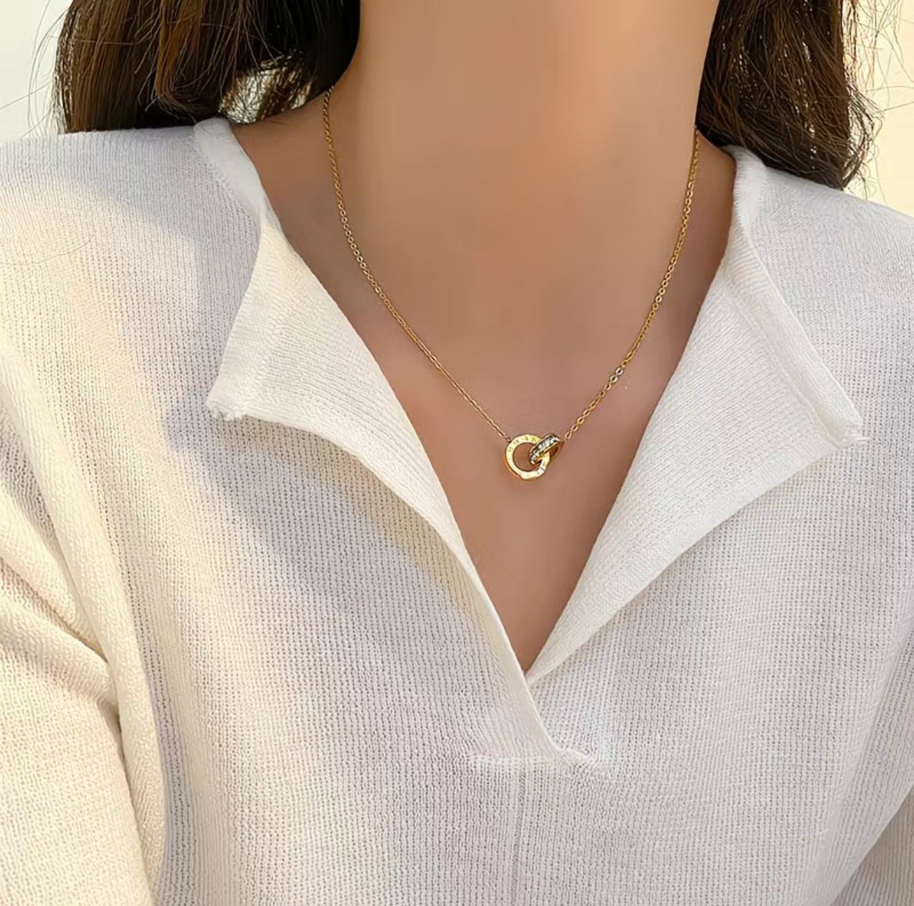 Elegant Roman Circle Necklace